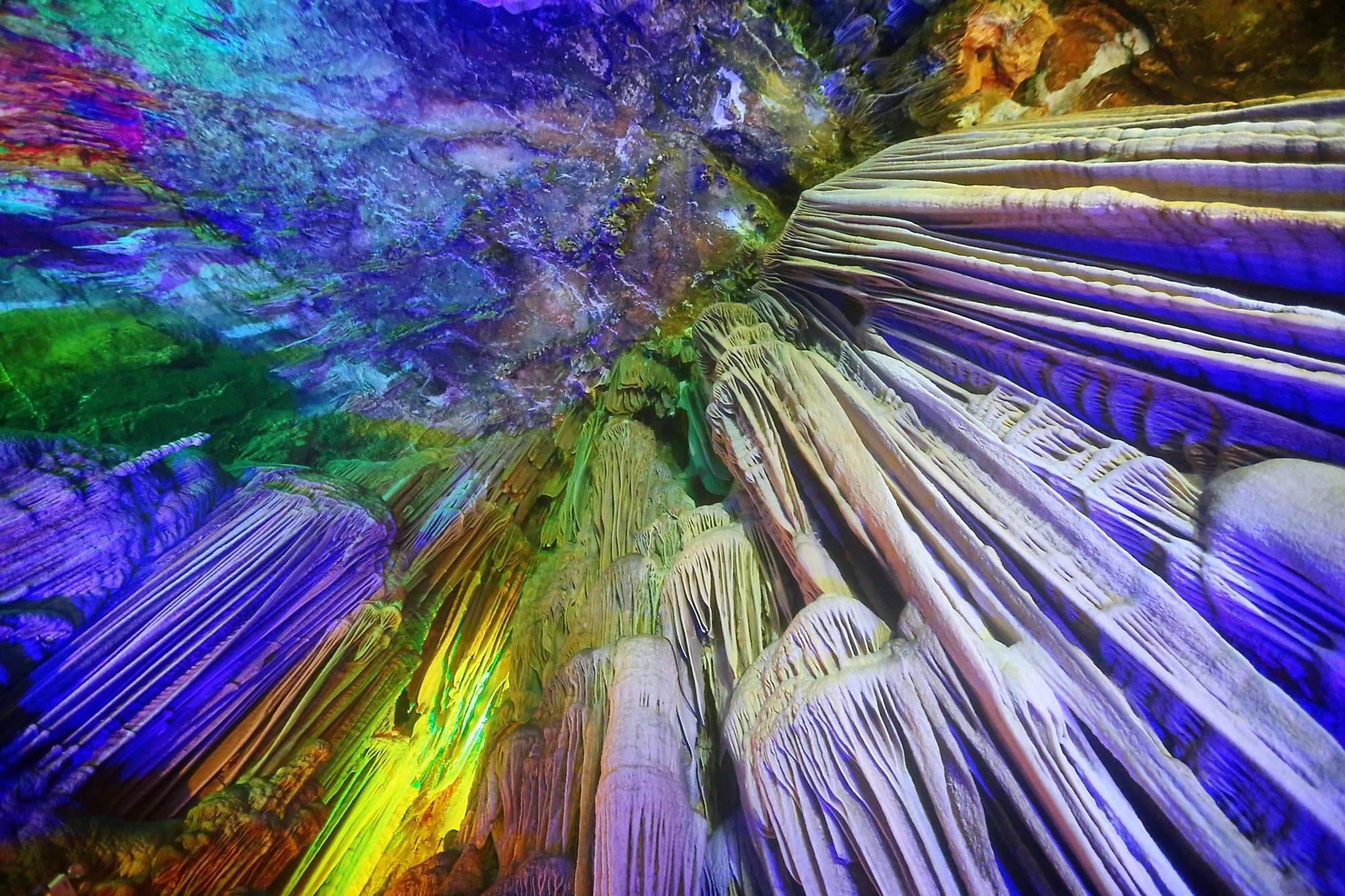 崇左秘境：探秘中越边境的魔幻山水与风情画卷